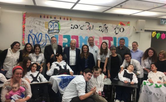 צפו: השר בנט הגיע לסניף הכי מיוחד של בני עקיבא