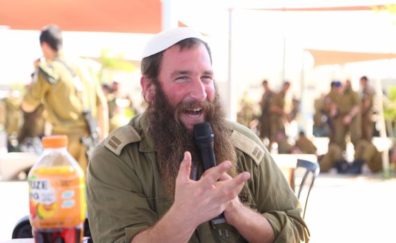 התיכונים הסרוגים מובילים בגיוס. מה סוד ההצלחה?