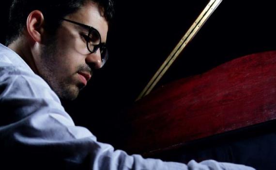 'הוא שמע': משה פלד בסינגל חדש ומבטיח• צפו