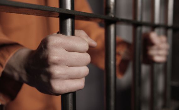 הדיינים נדהמו: סרבן הגט "התאהב" בכלא