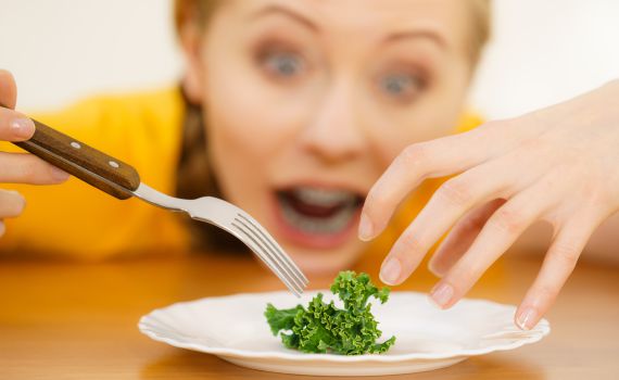 עולים על המשקל: איך תדעו אם יש לכם הפרעות אכילה