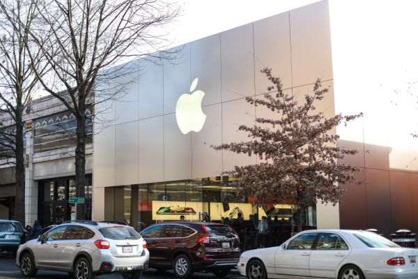 אפל מתנצלת ומסבירה: כך תדעו אם האייפון הואט