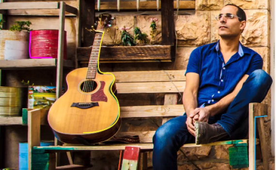 'מסתתר': היוצר מגוש עציון בסינגל חדש•צפו