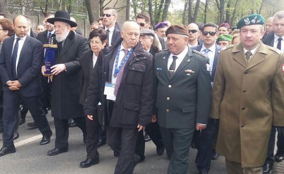 בתגובה לחוק הפולני: בנט הקצה זמן ללימוד השואה