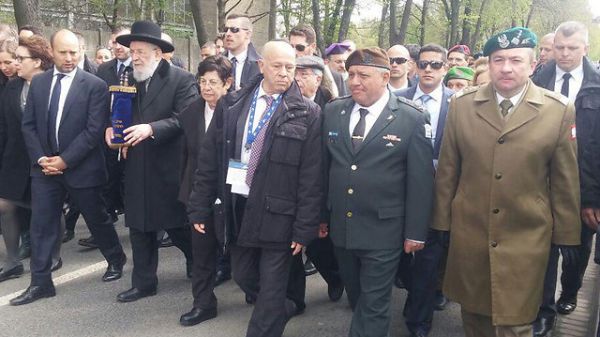 סערת החוק הפולני: בנט ימריא לביקור בזק במדינה