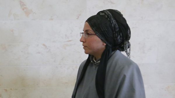 אשת הנאשם בהצתה בדומא, תבעה את משטרת ישראל