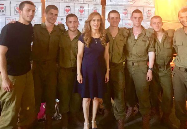 "עלילת דם נגד חיילי צה"ל"; בוקר קוראת לבנט להתעורר