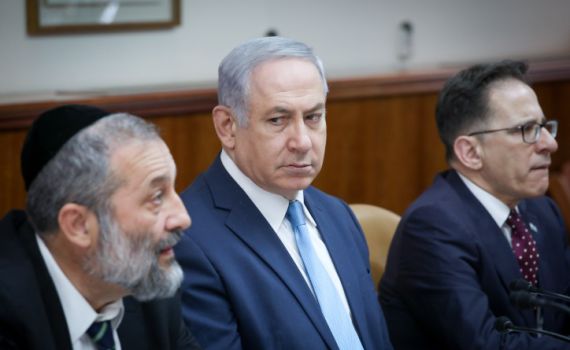 עימות בממשלה; השרים נגד הדחת השכל: "לא מידתי"