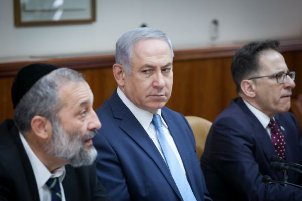 עימות בממשלה; השרים נגד הדחת השכל: "לא מידתי"