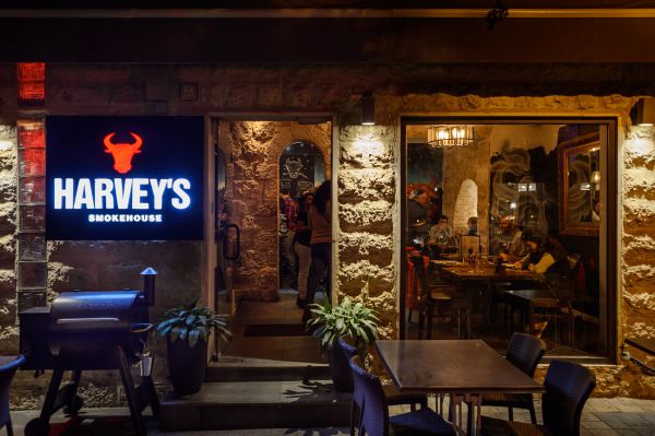 העישון מותר, ואף רצוי|ביקורת מסעדות