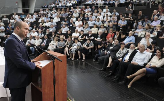 ההודעות שגרמו לבנט להתנצל בפני הרב אליהו