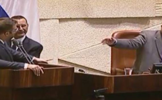 עימות במליאה; חזן לטיבי: "תומך טרור, לא נשתוק"