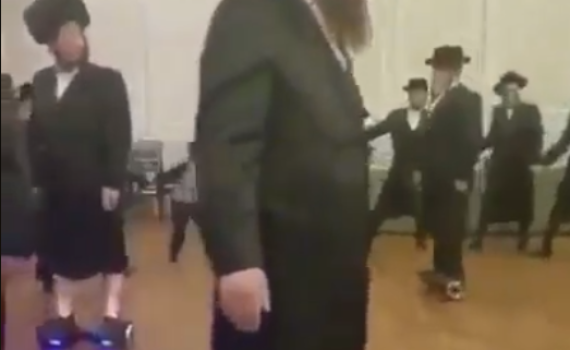 משעשע: ריקוד ההוברבורד החסידי שכבש את הרשת