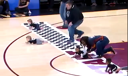 הזוי? מירוץ התינוקות שמשגע את הרשת•צפו