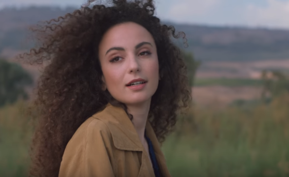 צנועה וכואבת: יובל דיין משיקה קליפ חדש•צפו