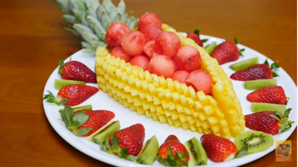 אל תהיו יבשים: כך תחגגו עם פירות טריים ומרהיבים