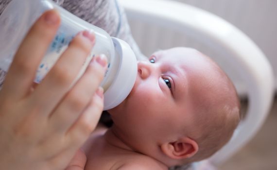 כיצד ניתן להגביר את יצור החלב להנקה?