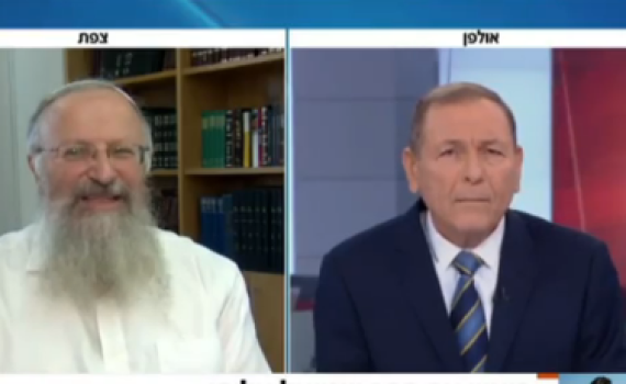 חרפה: המנחה תוקף בזלזול את הרב אליהו. צפו