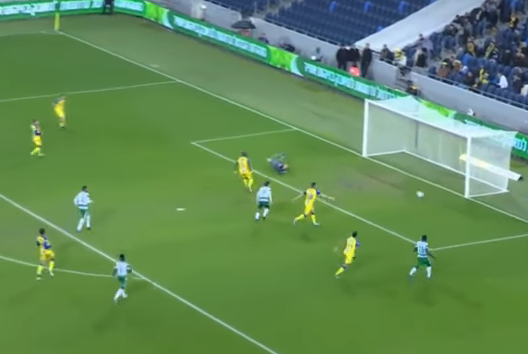 מי היה מאמין? צפו במכבי חיפה מפרקת את מכבי ת"א