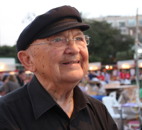 ברוך דיין האמת • בגיל 85: אהרן אפלפלד הלך לעולמו