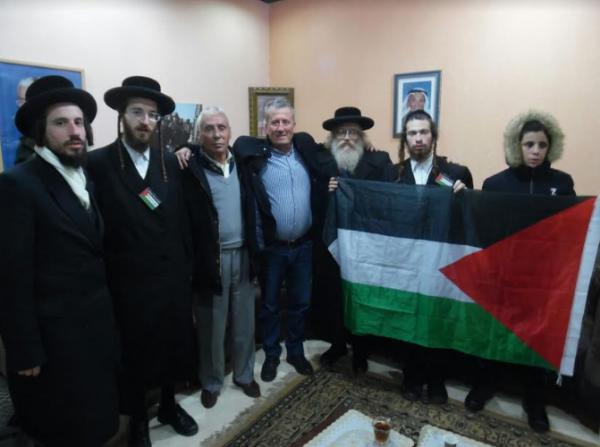 תיעוד: חרדים קיצוניים הגיעו לחזק את משפחת תמימי