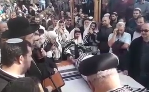 צפו: המייל שהרב לאו הקריא בהלוויה