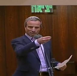 שטרן גילה מי אמור להשיב לו וביטל את השאילתות. צפו