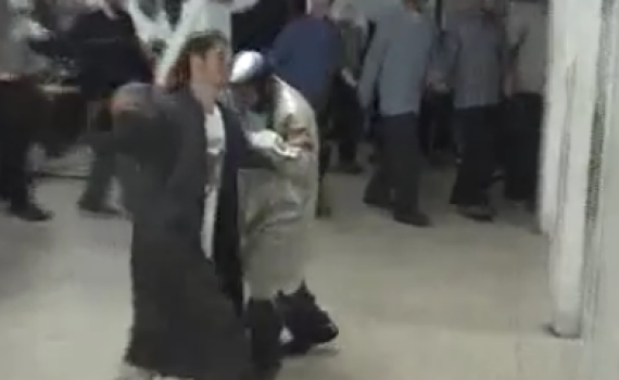 תיעוד מצמרר: שני הנרצחים בריקוד משותף. צפו