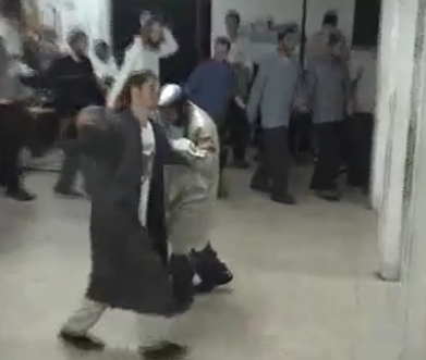 תיעוד מצמרר: שני הנרצחים בריקוד משותף. צפו