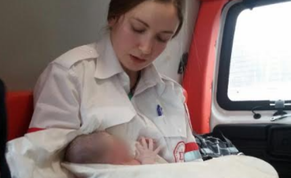 אמבולנס אחד, משמרת אחת, שתי לידות