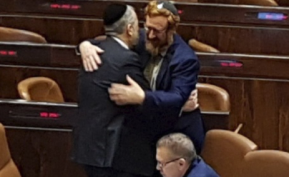 אחרי 'סערת השבעה': גליק ודרעי התחבקו בכנסת