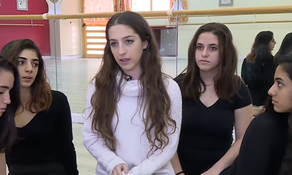 מרגש: מחוות הרקדניות לחברה שחזרה בתשובה.צפו