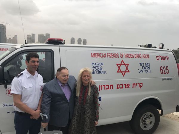 בתרומת אדלסון: מיליון דולר לטובת אמבולנסים ביו"ש