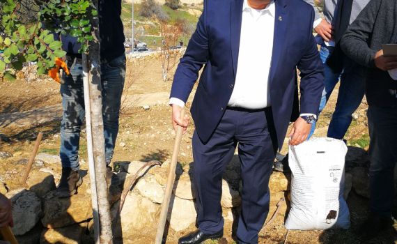 משה ליאון חנך את עין ח'ניה בנטיעות לט"ו בשבט