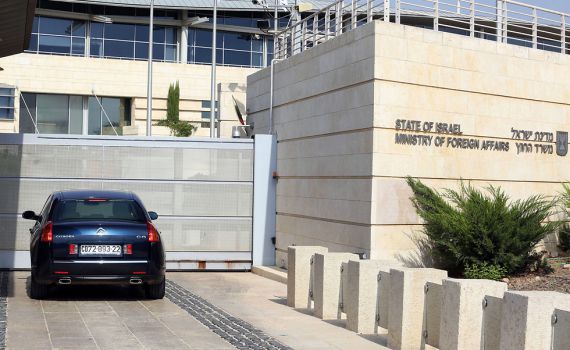 בישראל זועמים: סגן שגריר פולין זומן לשיחת נזיפה