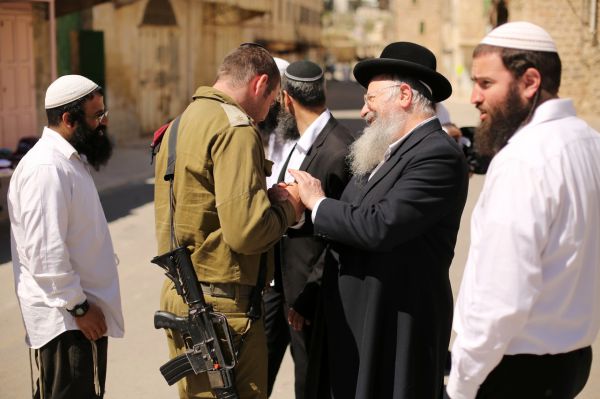 לשכת הרב שמואל אליהו: ליברמן מסית ומשקר במודע