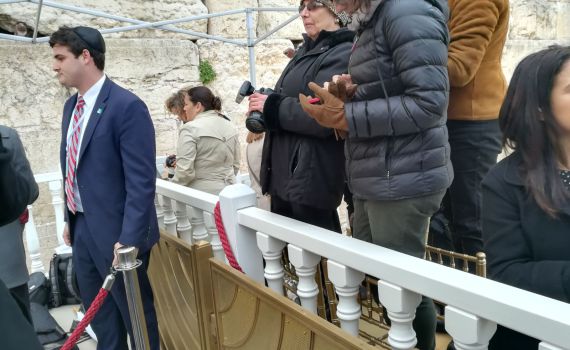 "הפיצול בין נשים לגברים בכותל הוא לא הדרה"