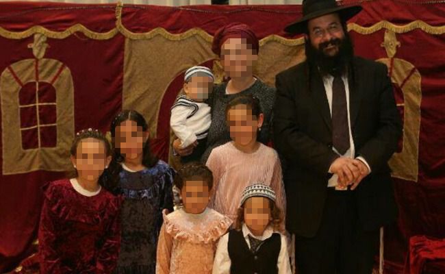 בראש מורם: צועדים ממקום הרצח לחוות גלעד