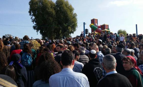 מאות ליוו למנוחות את הרב רזיאל שבח הי"ד