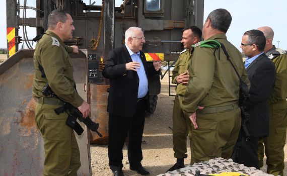 הנשיא שוחח עם הטייס שנפצע: "הוכחתם שלא חוזרים עד שלא מבצעים"