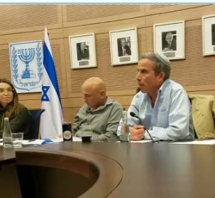 שטרן: פטור מטעמי דת? "זכותן של דתיות לא לשרת"