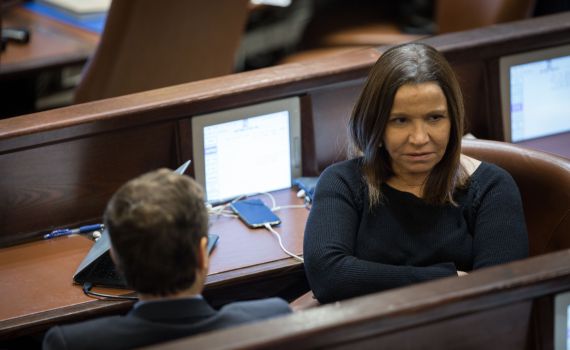 פדיחה לקואליציה: האופוזיציה הפילה חוק ממשלתי