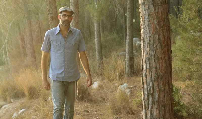 מתחבר לאדמה: יוני גנוט בסינגל חדש •צפו