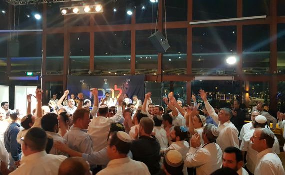 כל ערב אני יושב על הבמה ומבוהל פחד!