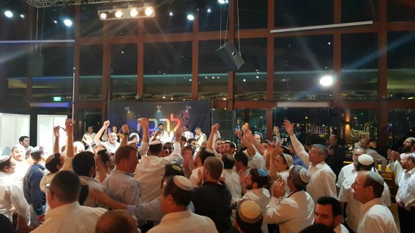 כל ערב אני יושב על הבמה ומבוהל פחד!