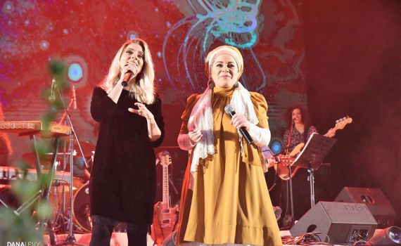 צמחו לשיר: איך זה להופיע מול קהל נשים בלבד?