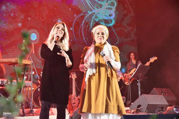 צמחו לשיר: איך זה להופיע מול קהל נשים בלבד?