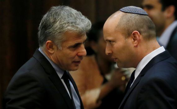 בנט תוקף את לפיד: מרצ בתחפושת כחול לבן