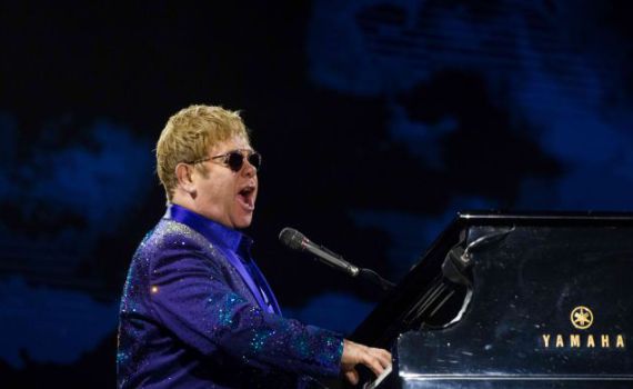 לאחר 50 שנה על הבמה: אלטון ג'ון מודיע על פרישה