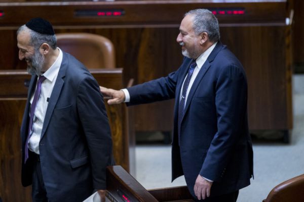 ליברמן: "הרב אבינר זה לא שוליים, הוא מרכז"